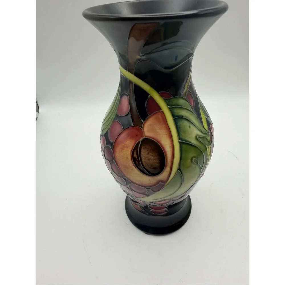 Moorcroft Emma Bossons Queen's Choice Fruit Vase 2000 Signed 7.75